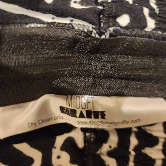 Midget Giraffe Black & White Geometric Print Shorts, NWT, Size L - Picture 3 of 3